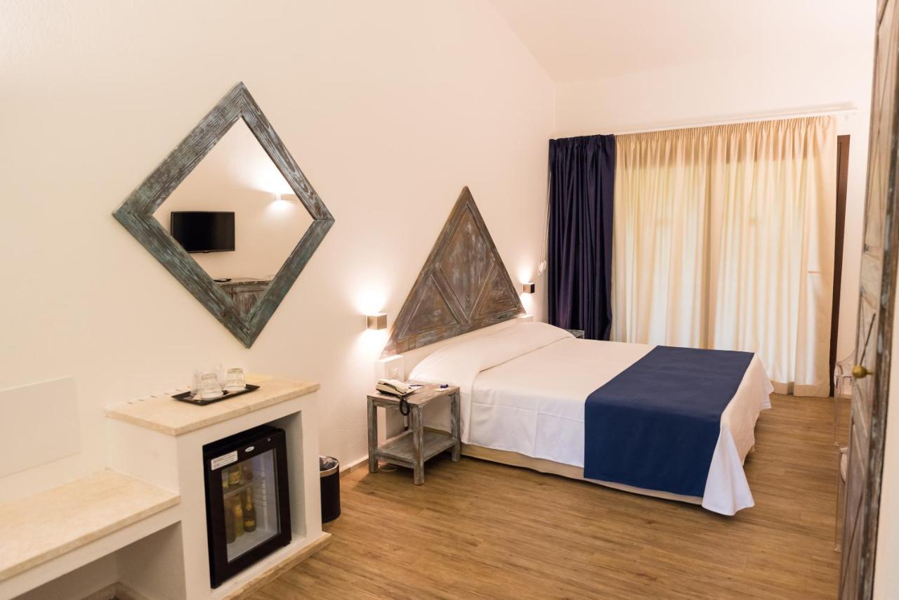 Hotel Costa dei Fiori Santa Margherita di Pula Esterno foto