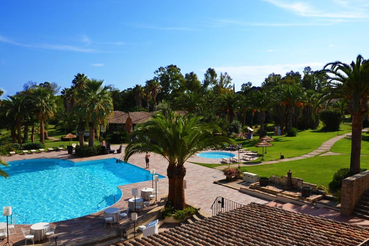 Hotel Costa dei Fiori Santa Margherita di Pula Esterno foto