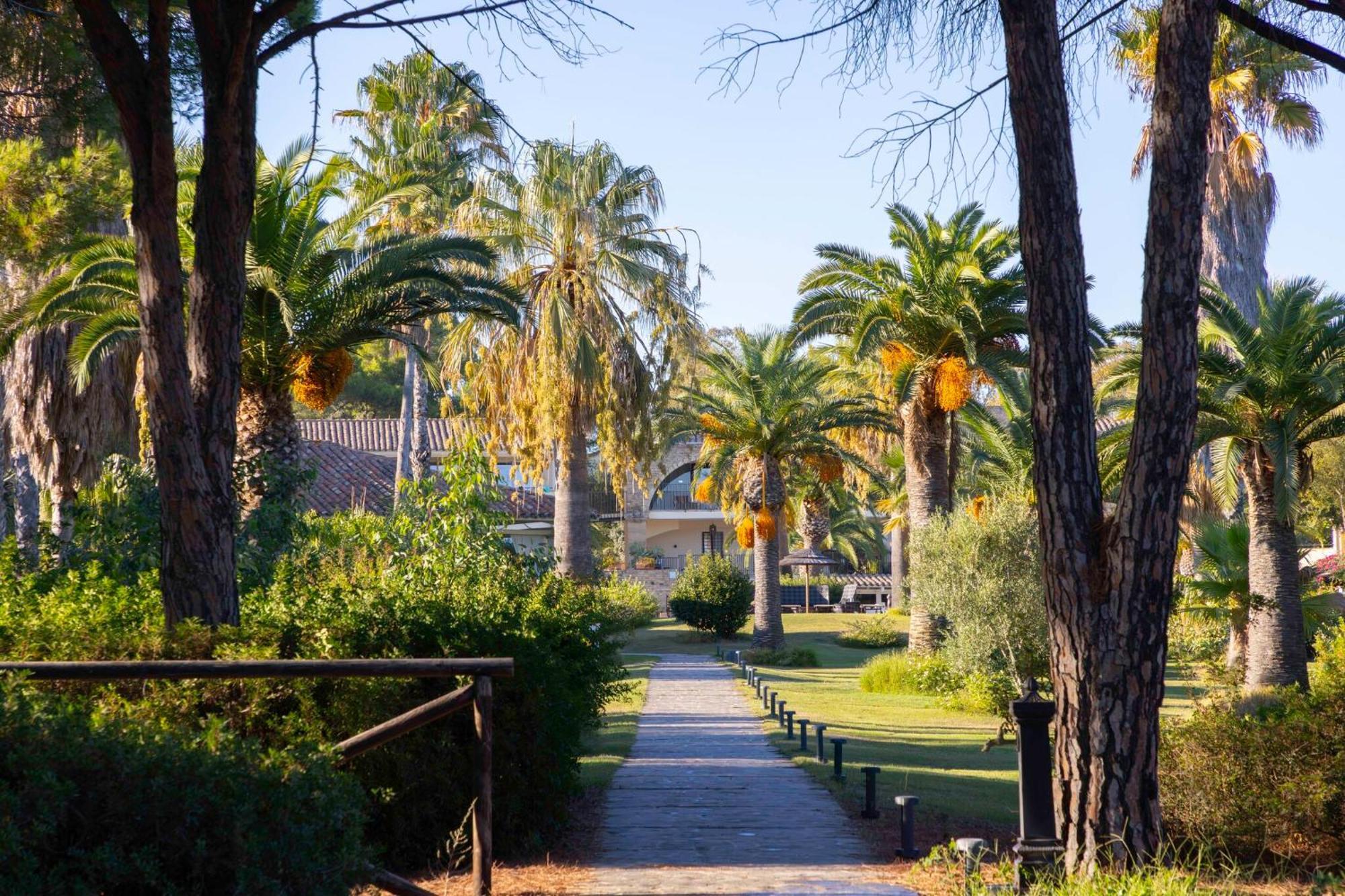 Hotel Costa dei Fiori Santa Margherita di Pula Esterno foto