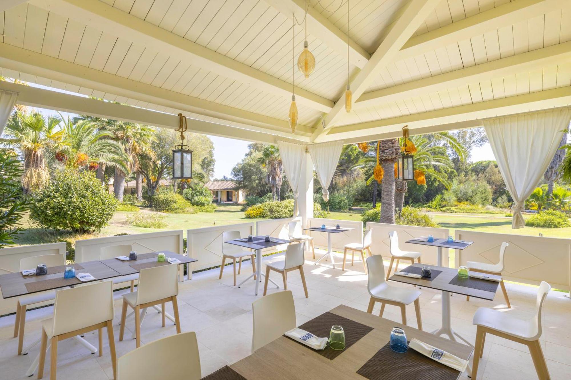 Hotel Costa dei Fiori Santa Margherita di Pula Esterno foto